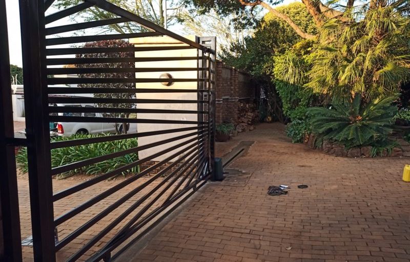 Security-gate-800x650-1